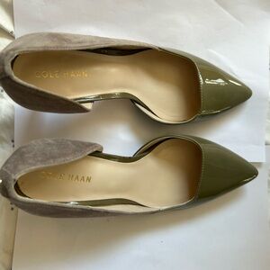 Cole Haan exc condition taupe/light army green Suede & Patent leather pumps -6.5